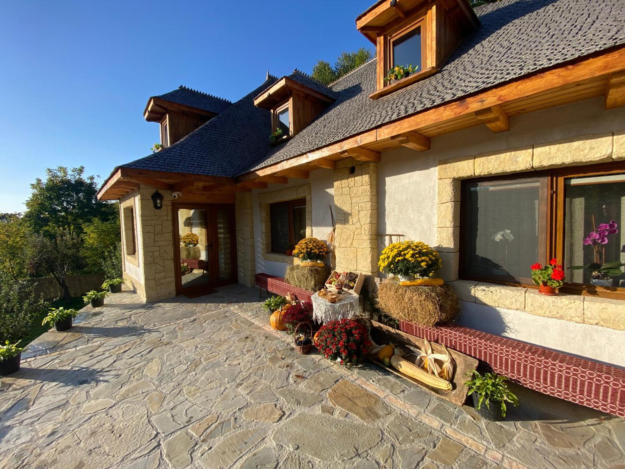 Вилла Casa Cu Sindrila Вэлени-де-Мунте Экстерьер фото