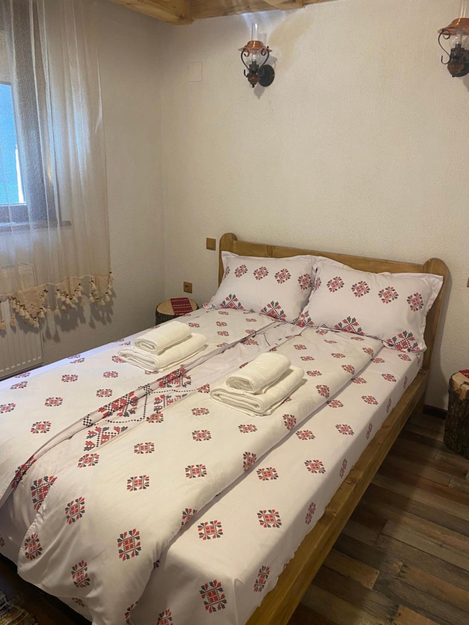 Вилла Casa Cu Sindrila Вэлени-де-Мунте Экстерьер фото