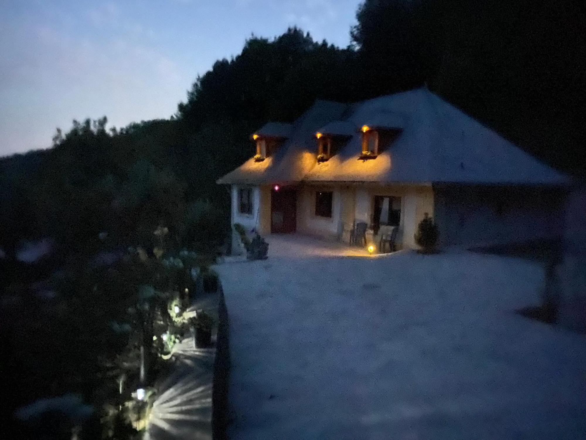 Вилла Casa Cu Sindrila Вэлени-де-Мунте Экстерьер фото