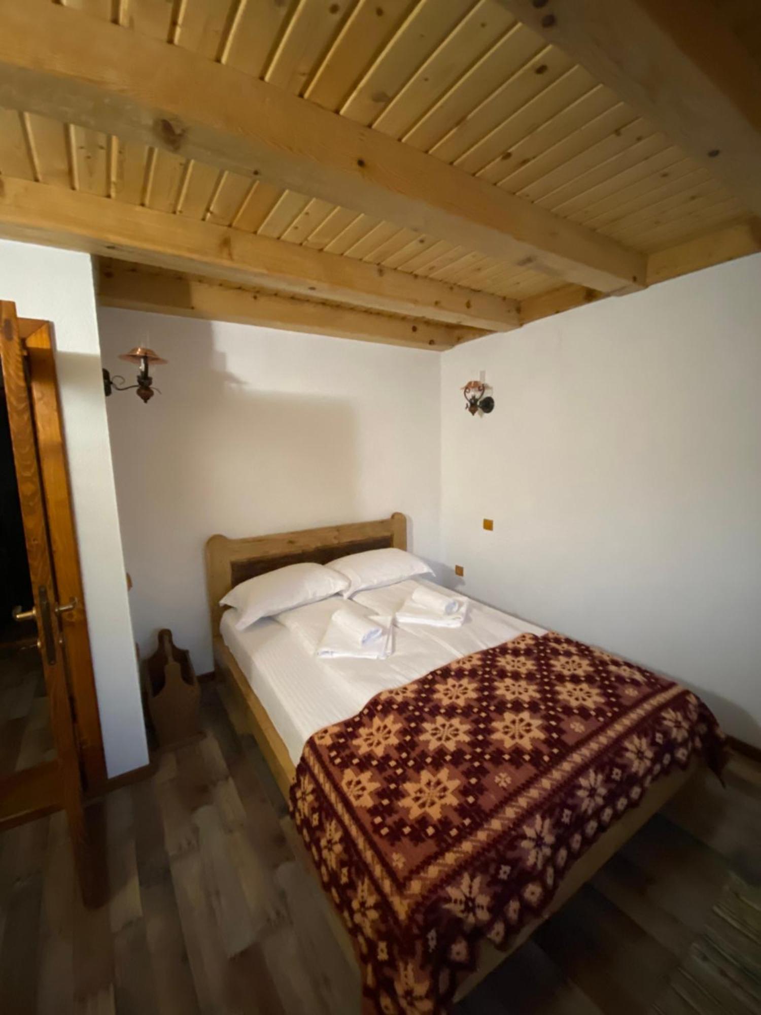 Вилла Casa Cu Sindrila Вэлени-де-Мунте Экстерьер фото